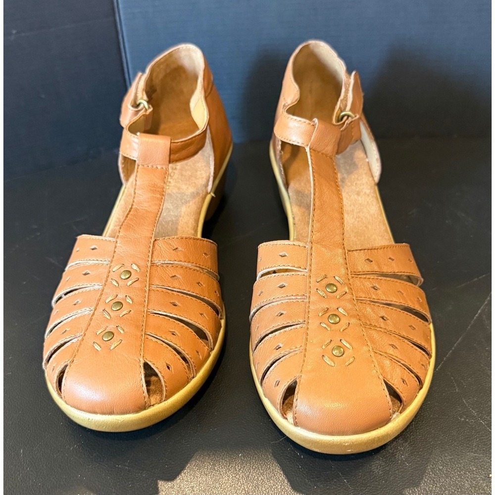 Easy Spirit Womens 8.5 M Sandals Tan Leather T Strap Wedge Fisherman Boho Preppy - Picture 2 of 8